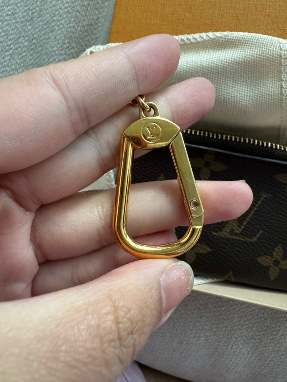 Louis Vuitton Monogram Canvas Key & Card Pouch with Gold Hardware - Picture 4 of 6